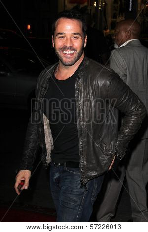 Jeremy Piven at the premiere of HBO's 