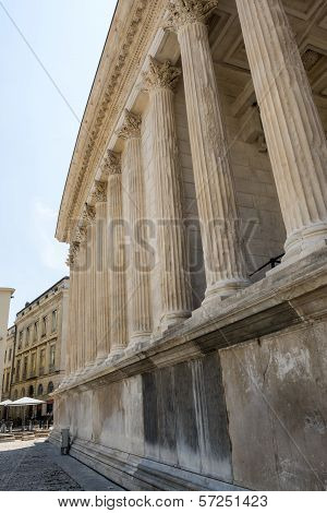Nimes: Maison Carree