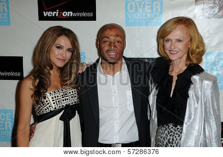Chrishell Stause and JR Martinez and Jill Larson  at the 