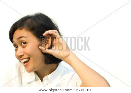 Donna origliare la conversazione