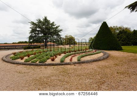 Round Shape Garden In Rochefort
