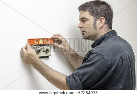 Technician Leveling Thermostat