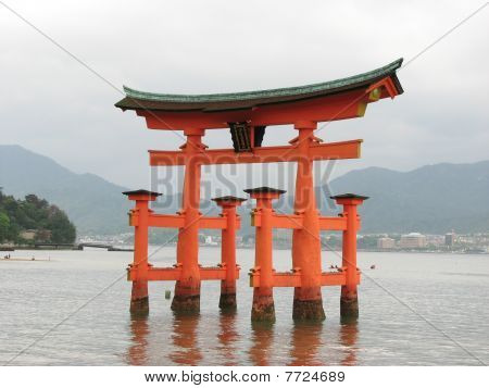 Brána v Miyajima, Japonsko