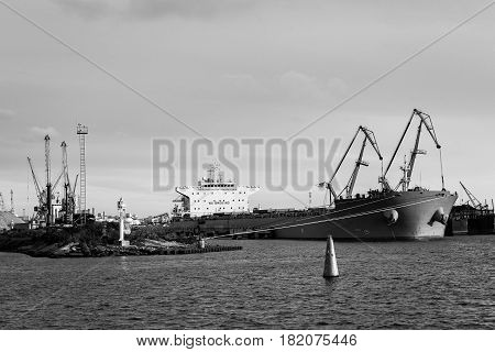 Maritime transportation industry. Ship transshipment of the port channel.