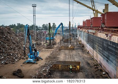 Maritime transportation industry. Scrap metal transshipment port.