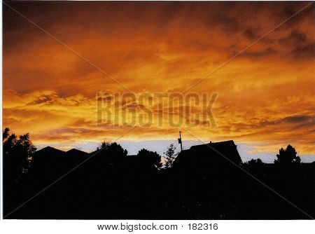 Flammende solnedgang