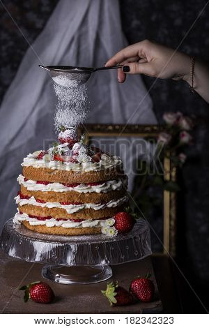 Angel Food Cake With Fresh Berries