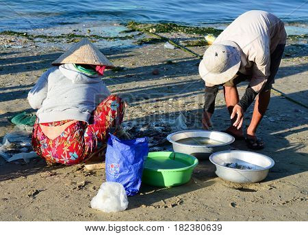 People At The Fish Market In Phan Thiet, Vietnam