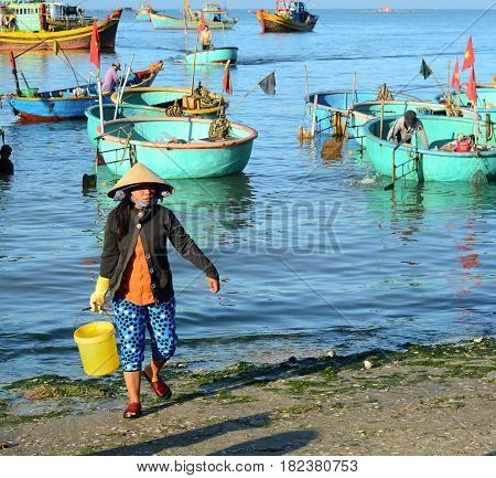 People At The Fish Market In Phan Thiet, Vietnam