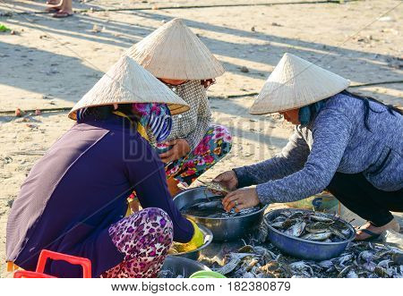 People At The Fish Market In Phan Thiet, Vietnam
