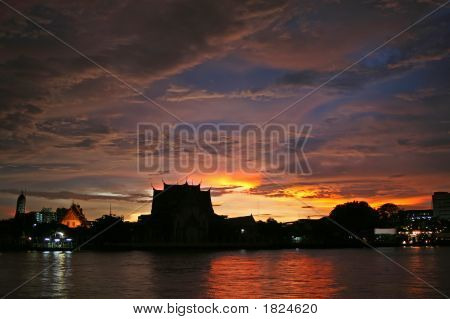 Bangkok tempio tramonto
