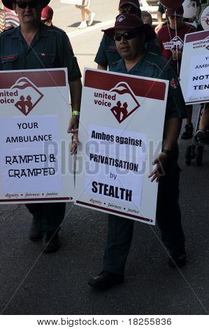 Brisbane, Australien, 2. Mai: Tag der Arbeit Straße März protestieren Ambos Rechte und Privatisierung können