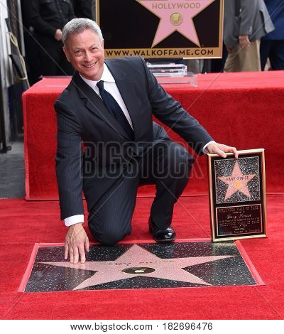 LOS ANGELES - APR 17:  Gary Sinise Walk of Fame Honors Gary Sinise on April 17, 2017 in Hollywood, CA                