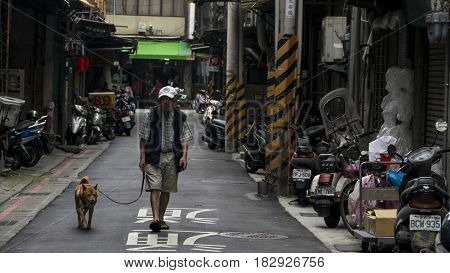Monga, This Name Wanhua, The Birthplace Of Taipei City, The Oldest City Street In The Shade Hat Kitc