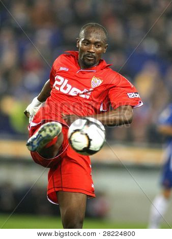 บาร์เซโลน่า - วันที่ 20 มีนาคม: Didier Zokora ของเซวิลล่าในระหว่างการแข่งขันลีกสเปนระหว่าง Espanyol และ Se