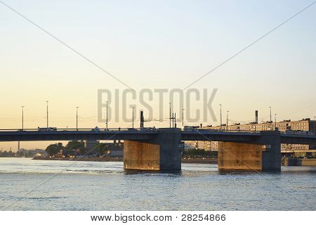 แม่น้ำ Neva และสะพาน Volodarsky, St.Petersburg