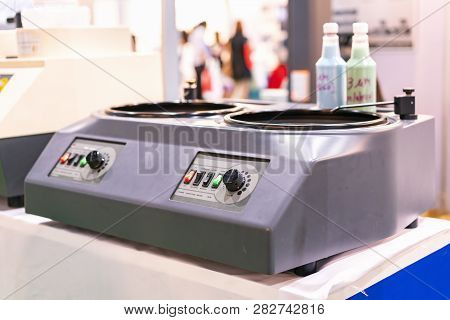 Grinding & Polishing Machine Device Of Laboratory For Preparation Specimens Before Microstructure Pr