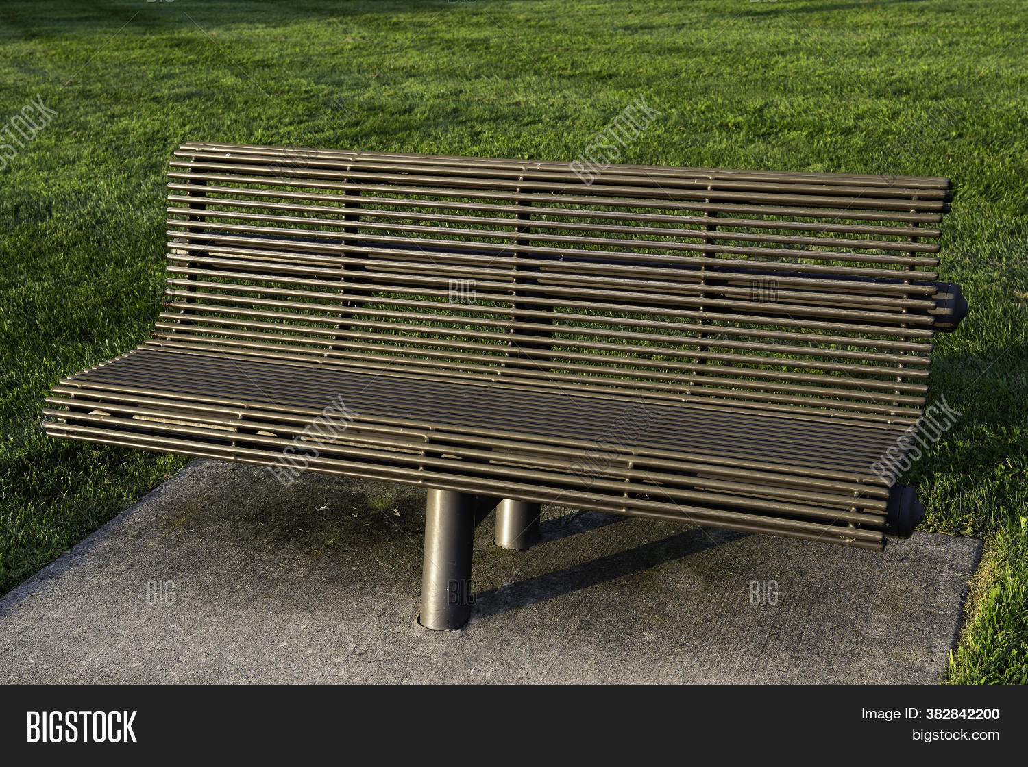 Metal Bench Park Iron Image & Photo (Free Trial) | Bigstock