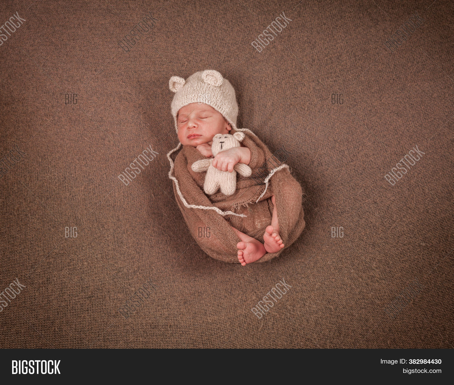 newborn baby hat with ears
