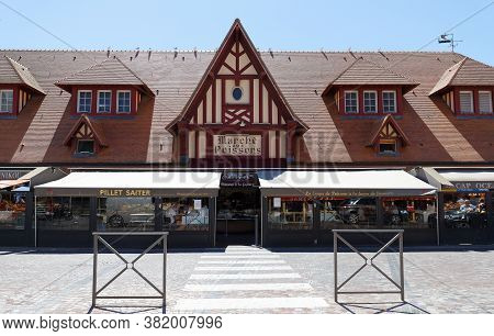Trouville, Normandy, France - August 06 , 2020 : Fish Market In Trouville. This Village Of Fishermen