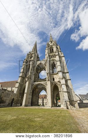 Abbey St-jean-des Vignes w Soissons