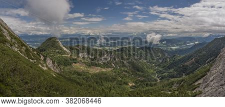 Ferlacher Spitze Hill Under Mittagskogel Hill In Summer Green Day