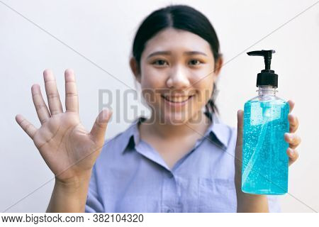 Clean Hand Using Alcohol Gel Hand Sanitizer Cleaners For Anti Becteria And Protect From Coronavirus 