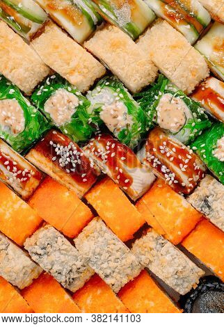 Many Types Of Shusha Are Stacked In A Row.