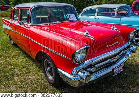 Savannah, Ga / Usa - April 21, 2018: 1957 Chevrolet 210 4 Door Sedan At A Car Show In Savannah, Geor