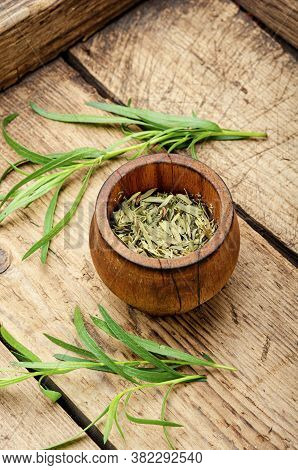 Fresh And Dry Tarragon Herbs