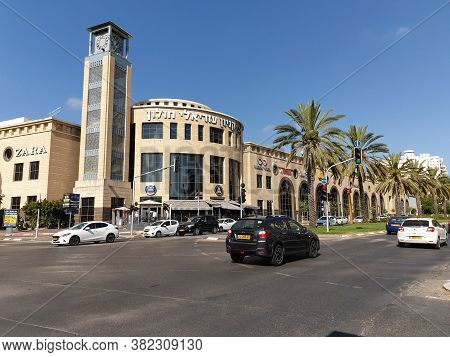 Holon, Israel. August 05, 2020. A General View Of The Street Corner And The Main Holon Mall Trading 