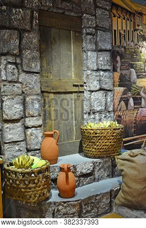 Manila, Ph - Jan 3 - Food Trading Of Estero De Binondo At Chinatown Museum On January 3, 2020 In Man