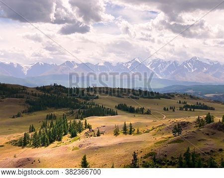 Ak-turu. Altay Mountains, Kuray, Russia