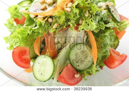 Insalata fredda di pomodoro e cetriolo