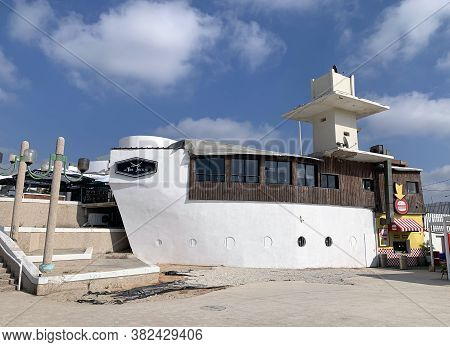 Ashkelon, Israel - August 15, 2020: Cafe Stylized As A Ship On The Central Beach In Ashkelon