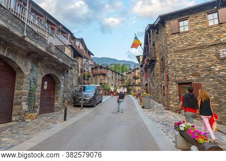 Ordino, Andorra: 26 August 2020: Cityscape In Ordino In The Valira Del Orient River In Cami Ral In S