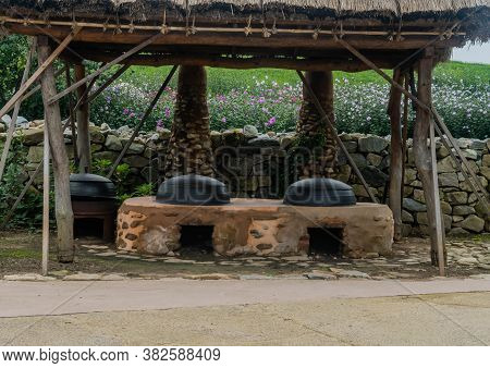 Seosan, South Korea; August 14, 2020: For Editorial Use Only.old Fashioned Cooking Cauldrons Set In 