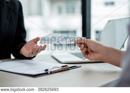 The Business Owner Personally Signed The Deal, Closing The Deal By Accepting Bribes. The Idea Of ​​c