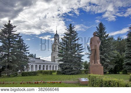 Poshekhonye, Yaroslavl Region Russia - 3 August, 2020, View Of Poshekhonye With Trinity (troitskaya 