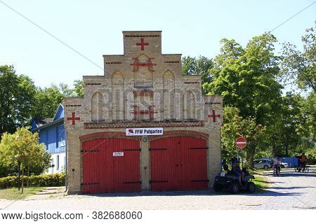 Putgarten, Deutschland, Germany\n12.08.2020\nbuilding Of The Voluntary Fire Brigade Of The Putgarten