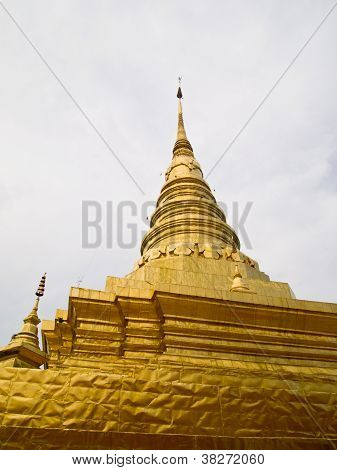Arany Pagoda tartalmaz a Szent Buddha Relics3
