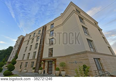 Bulgaria, Golden Sands 06/23/2018. Summer Vacation On The Black Sea. On Golden Sands There Are Numer