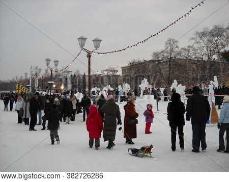 Petrozavodsk, Russia - November 18, 2019 Festive Celebrations In Frosty Weather. In The Northern Cit
