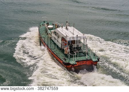 Colombo, Sri Lanka - November 25, 2019: Pilot Boat Bringing Harbor Pilot To The Cruise Ship In The P