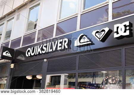 Bordeaux , Aquitaine / France - 08 25 2020 : Quiksilver Text Sign And Logo Front Of Shop Building Fa