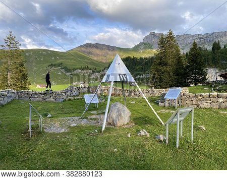 Älggialp - The Geometric Centre Of The Switzerland (aelggialp - Geografischer Mittelpunkt Der Schwei