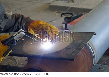 Manual Arc Welding Of Technological Pipelines And Metal Structures For An Oil Refinery.