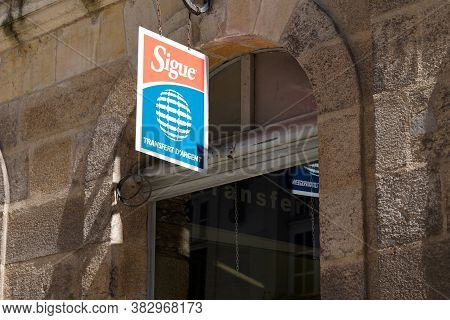 Bordeaux , Aquitaine / France - 08 25 2020 : Sigue Money Transfer Sign Logo Shop Currency Exchange I