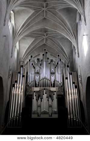 Kostelní varhany