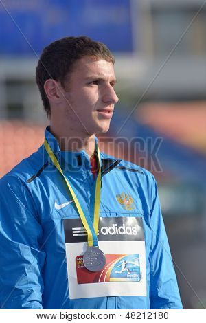 Donezk, UKRAINE - Juli 12: Silbermedaille in Octathlon Boys Feliks Shestopalov von Russland auf der mir